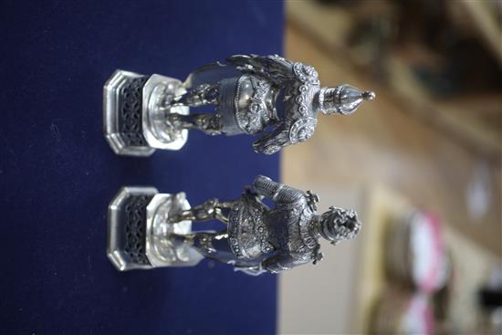 A pair of 1920s German 935 standard silver figures of medieval Knights, gross 22 oz.